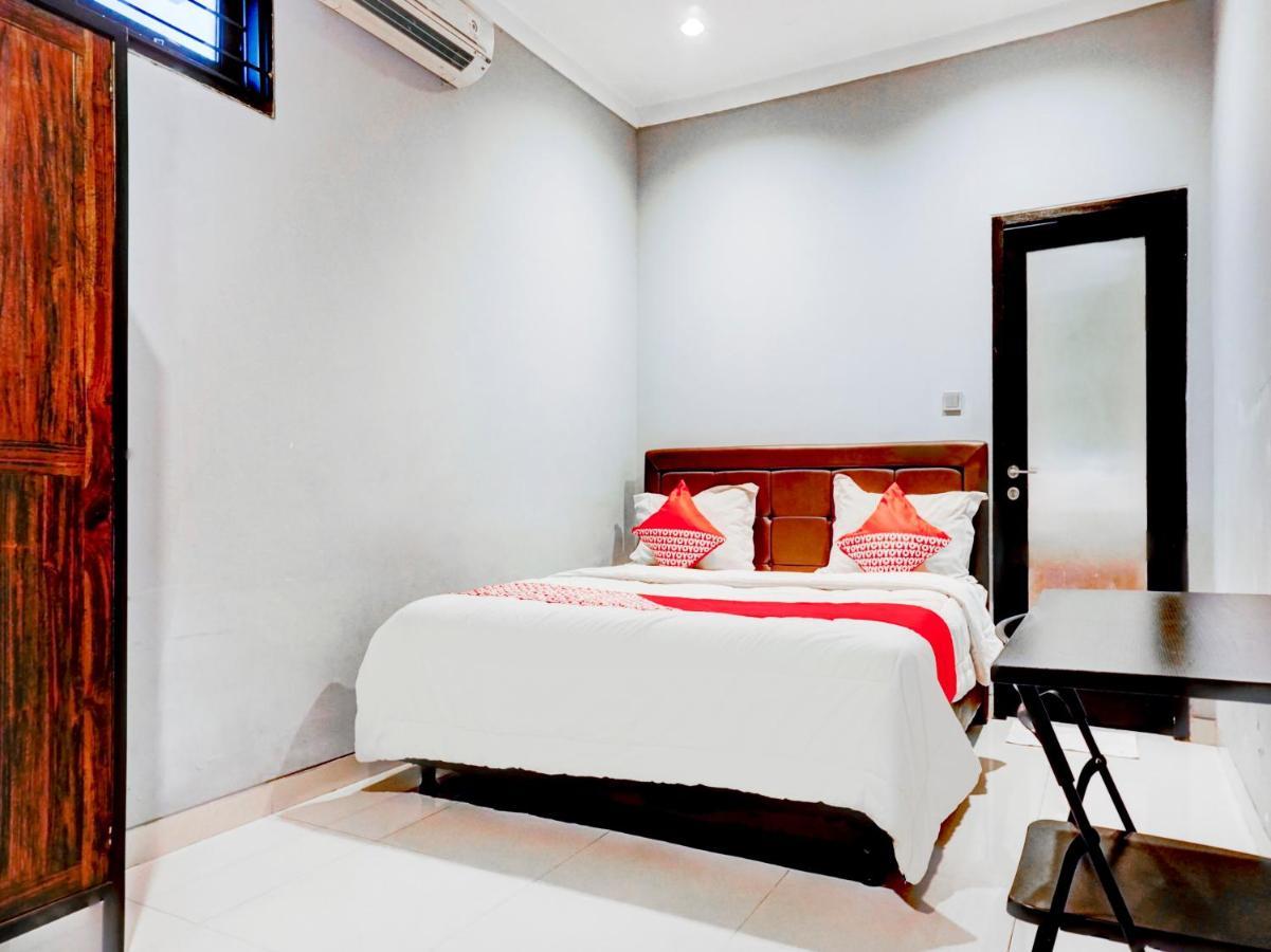 Oyo 90438 Mampang 34 Residence Jacarta Exterior foto