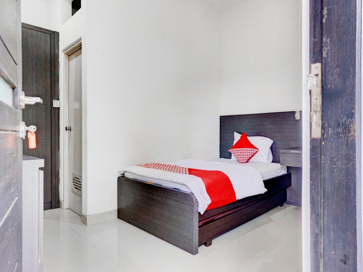 Oyo 90438 Mampang 34 Residence Jacarta Exterior foto