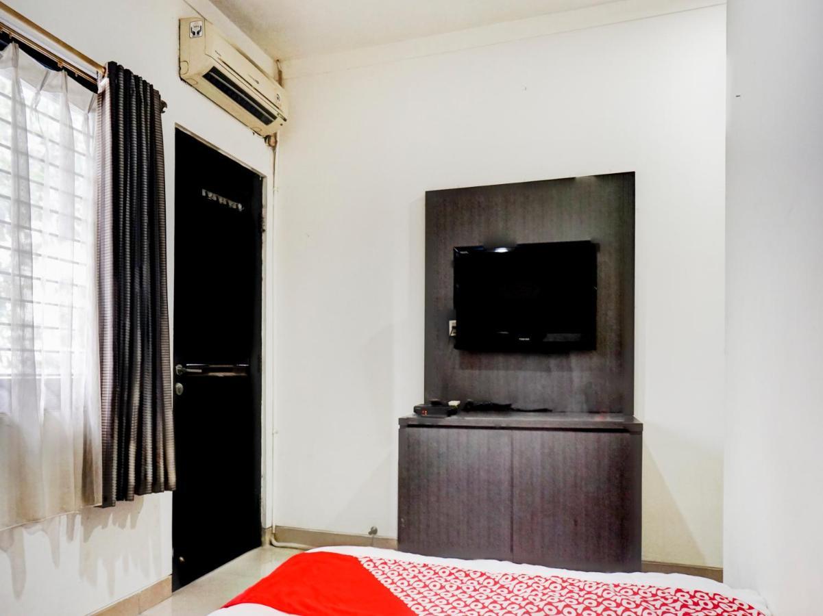 Oyo 90438 Mampang 34 Residence Jacarta Exterior foto